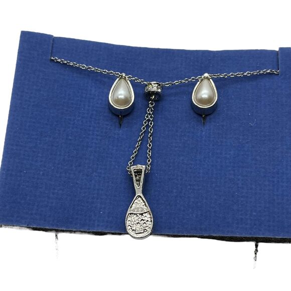 Avon Pearlesque Silver Tone Teardrop Necklace Earring Gift Set in Box Clip 2000 - Picture 5 of 14